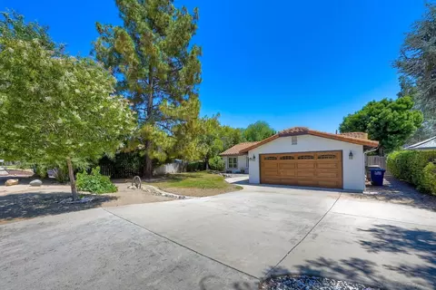 16127 Poderio Ct, Ramona, CA 92065 photo 2