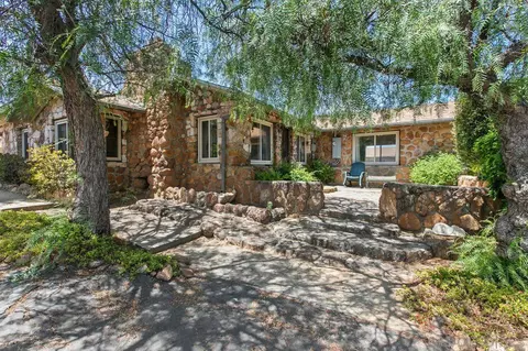 1410 Casa De Roca Way, Alpine, CA 91901
