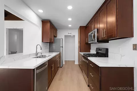 13515 Maryearl Ln, Poway, CA 92064 photo 9