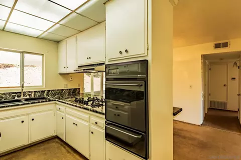 7925 Shantung Dr, Santee, CA 92071 photo 3