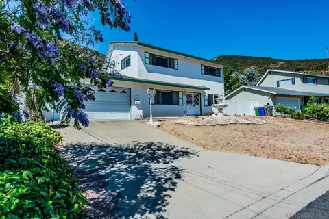 7925 Shantung Dr, Santee, CA 92071
