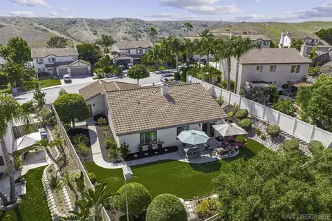493 Shadow Tree Dr, Oceanside, CA 92058