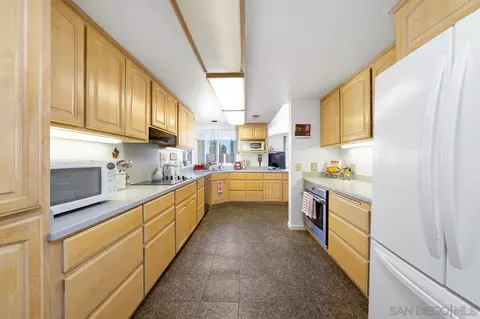 9718 Kenesaw Ct, Santee, CA 92071 photo 7