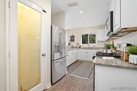 2060 E Mission Rd, Fallbrook, CA 92028 photo 9