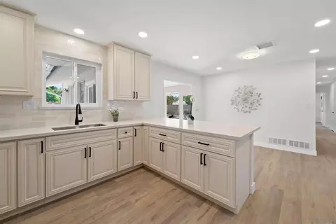 966 Park Dr, Escondido, CA 92029 photo 9