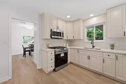 966 Park Dr, Escondido, CA 92029 photo 8