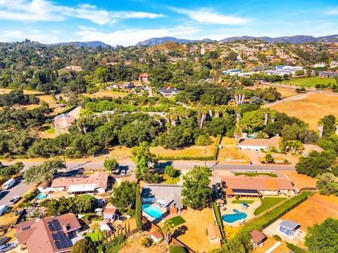 966 Park Dr, Escondido, CA 92029 photo 37