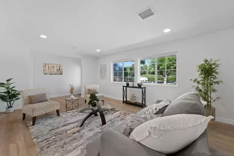 966 Park Dr, Escondido, CA 92029 photo 5
