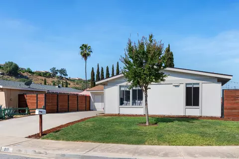 215 Riley Pl, Escondido, CA 92027 photo 2