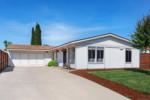 215 Riley Pl, Escondido, CA 92027
