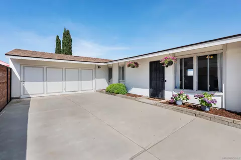 215 Riley Pl, Escondido, CA 92027 photo 3