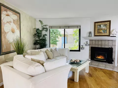 8322 Via Sonoma #76, La Jolla, CA 92037