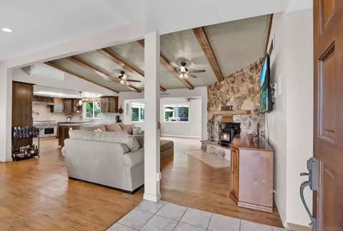 502 Vale View Dr, Vista, CA 92081 photo 8