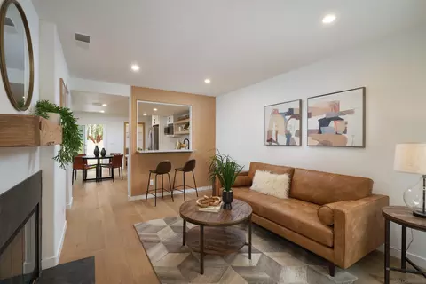 1014 Laguna Dr #4, Carlsbad, CA 92008