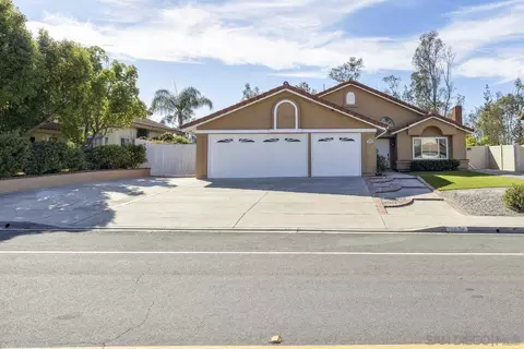 14516 Crestwood Ave, Poway, CA 92064 photo 2