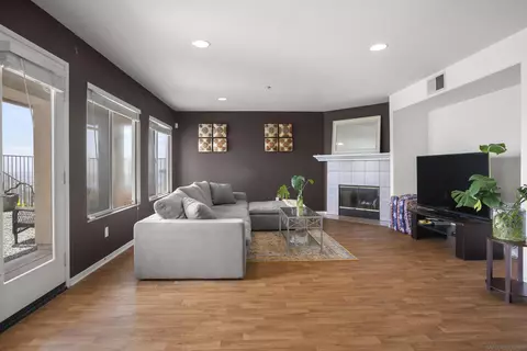 2135 Pointe Pkwy, Spring Valley, CA 91978 photo 14