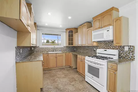 3865 Marlesta Dr, San Diego, CA 92111