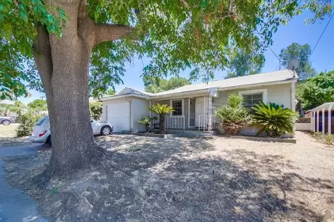 8475 Nentra St, La Mesa, CA 91942 photo 4