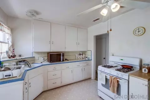 8475 Nentra St, La Mesa, CA 91942 photo 21