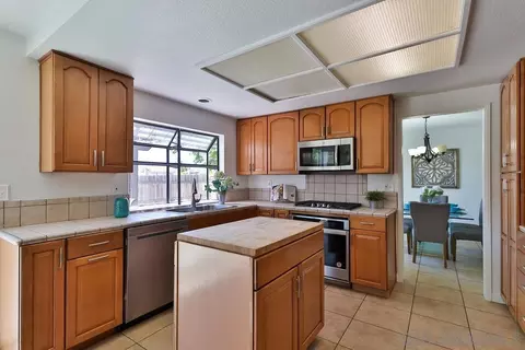 1078 E J St, Chula Vista, CA 91910 photo 22