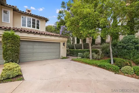 9605 Claiborne Sq, La Jolla, CA 92037