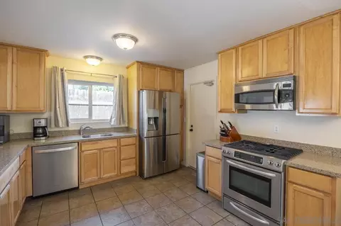 9605 Blarney Ave, Spring Valley, CA 91977 photo 3