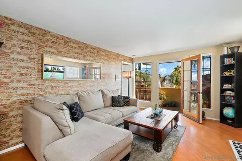 3975 Hortensia St #E5, San Diego, CA 92110