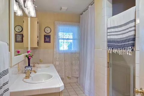2456 Summit Dr, Escondido, CA 92025 photo 18