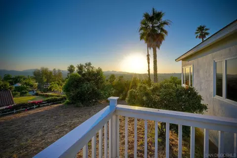 2456 Summit Dr, Escondido, CA 92025 photo 23
