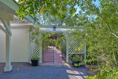 2456 Summit Dr, Escondido, CA 92025 photo 3