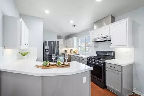 1354 Elm Ave, Imperial Beach, CA 91932 photo 2
