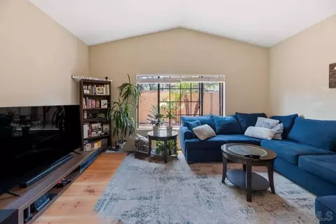 2346 Summerhill Dr, Encinitas, CA 92024 photo 2