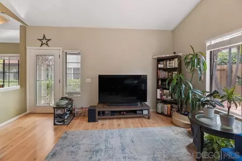 2346 Summerhill Dr, Encinitas, CA 92024 photo 3