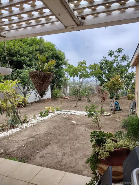 2410 Sarbonne Dr, Oceanside, CA 92054 photo 3