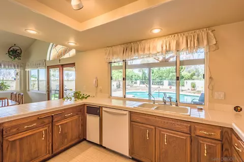4084 Risa Ct, San Diego, CA 92124 photo 15