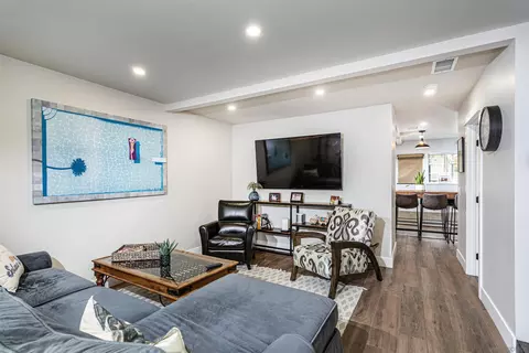 839 Del Mar Downs Rd #B, Solana Beach, CA 92075
