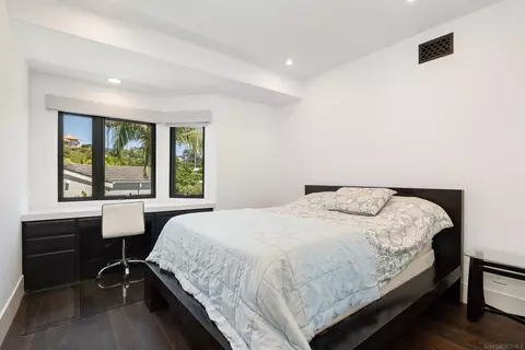 2416 Dresden Pl, La Jolla, CA 92037 photo 21