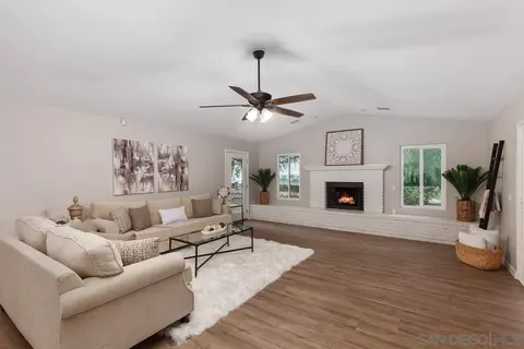 34020 Madera De Playa, Temecula, CA 92592 photo 5