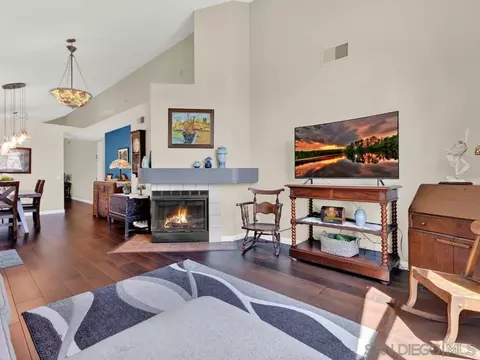 1591 Madrid Dr, Vista, CA 92081 photo 3
