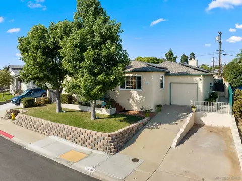 2203 52nd St, San Diego, CA 92105