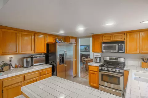 3427 Meadow View Dr, Oceanside, CA 92058 photo 6