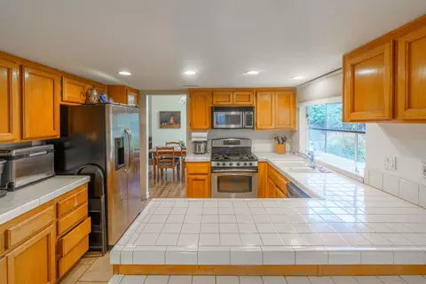 3427 Meadow View Dr, Oceanside, CA 92058 photo 5