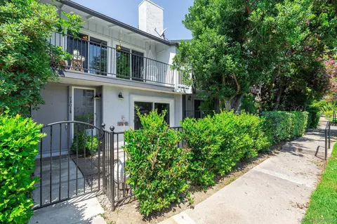 7301 Alicante Rd #B, Carlsbad, CA 92009