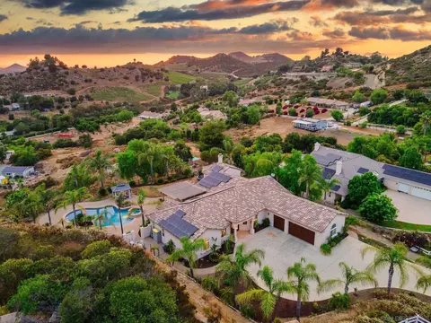 15597 Hawksbury Ln, Valley Center, CA 92082