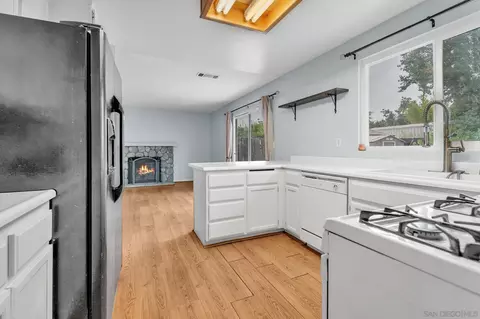686 Artesian Ave, San Jacinto, CA 92583 photo 9