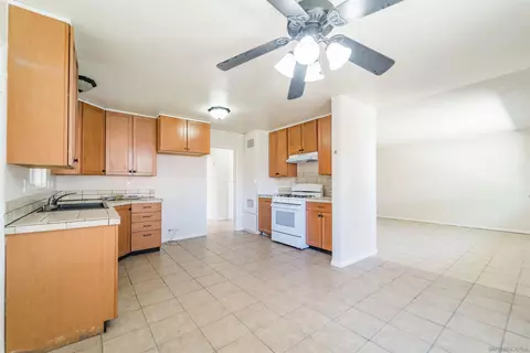 209 S Cedar St, Escondido, CA 92025 photo 42