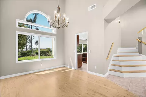 1635 Olympus Loop, Vista, CA 92081 photo 9