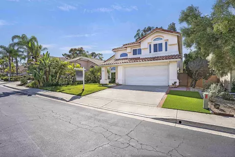 1635 Olympus Loop, Vista, CA 92081 photo 2