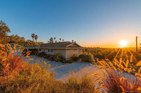 9534 Jiola Way, La Mesa, CA 91941
