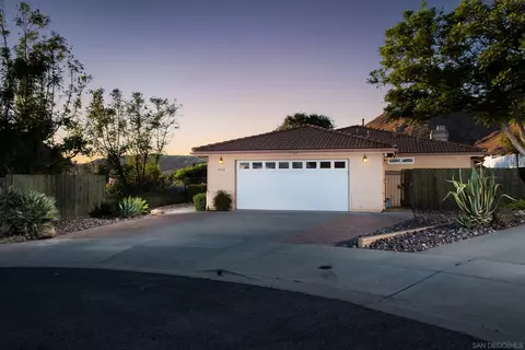 1152 Bradley Ct, El Cajon, CA 92021 photo 3